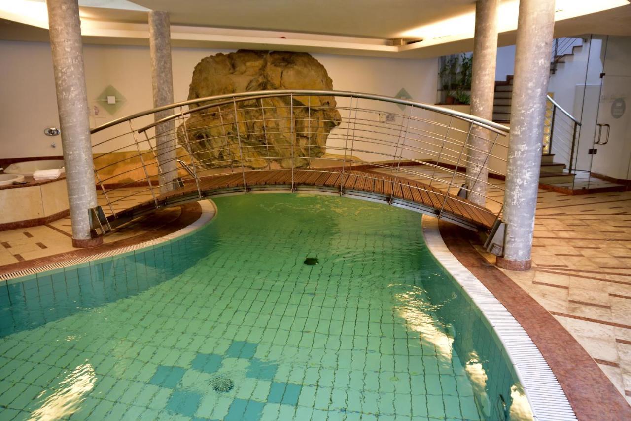 Hotel Krone Brunico Luaran gambar
