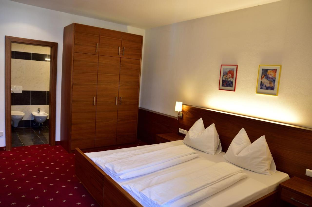Hotel Krone Brunico Luaran gambar