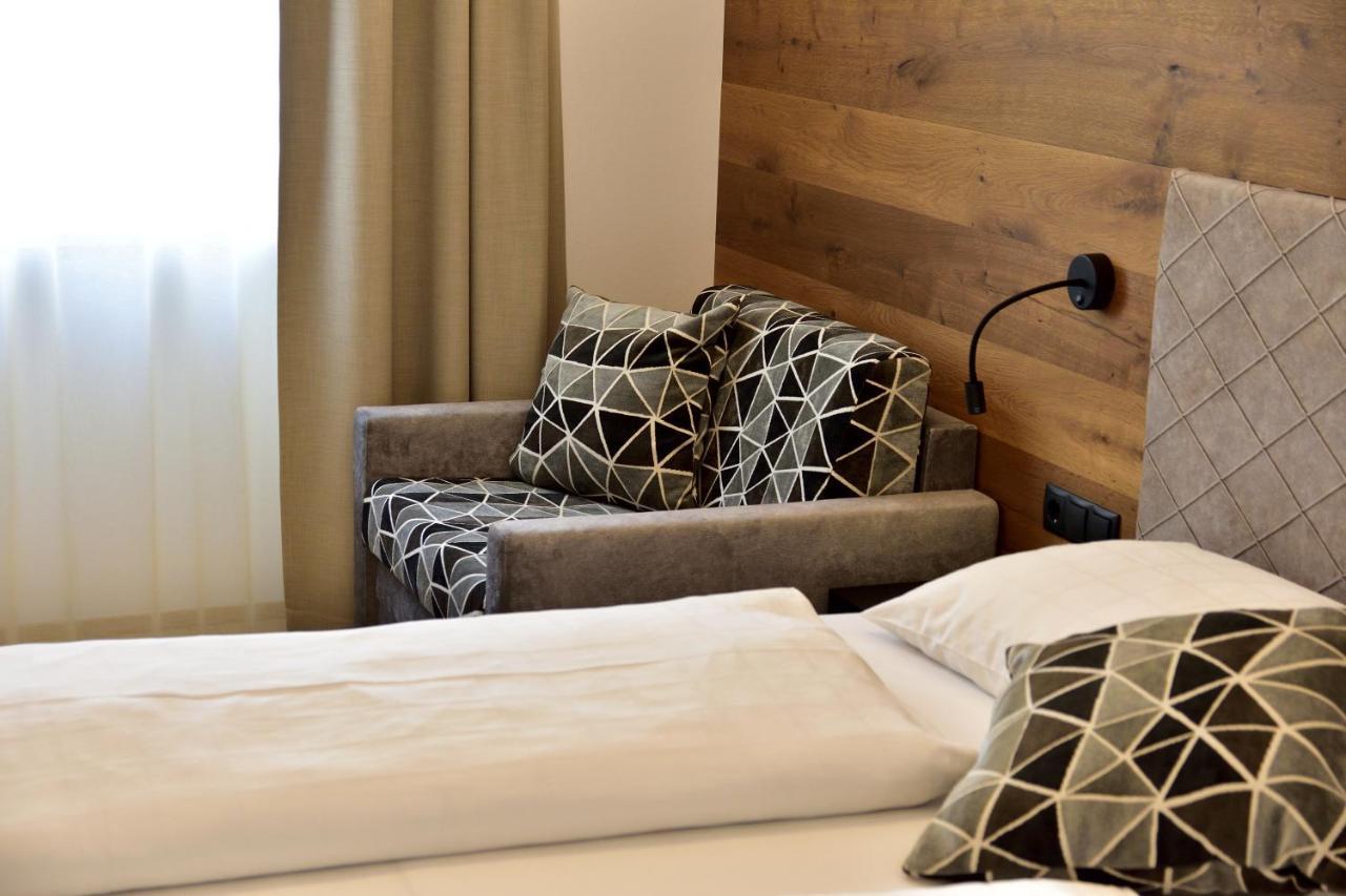 Hotel Krone Brunico Luaran gambar