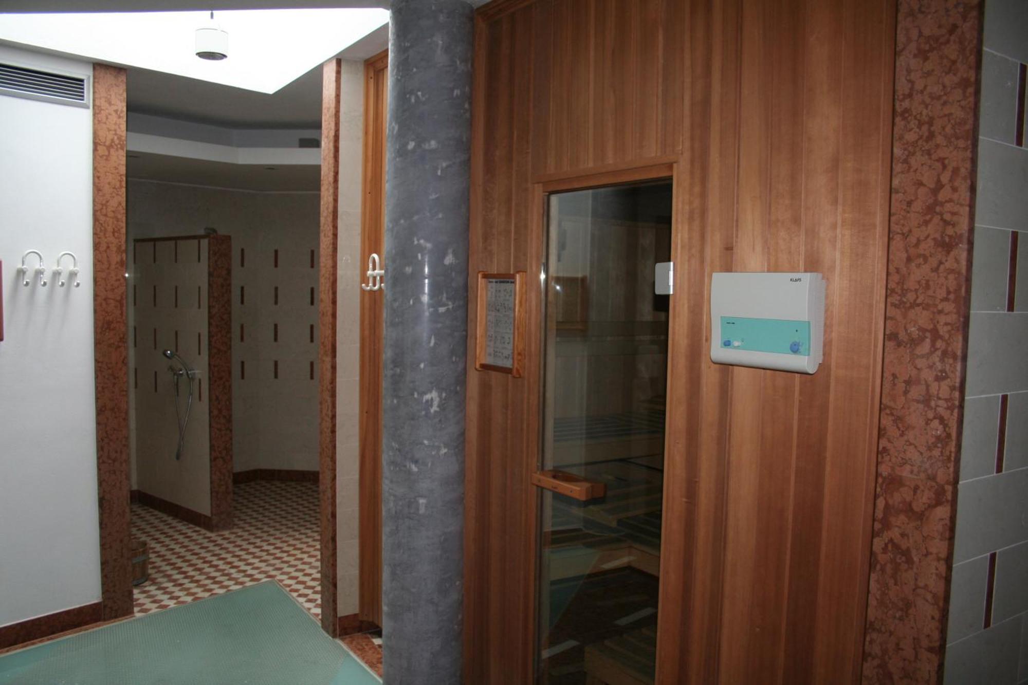 Hotel Krone Brunico Luaran gambar