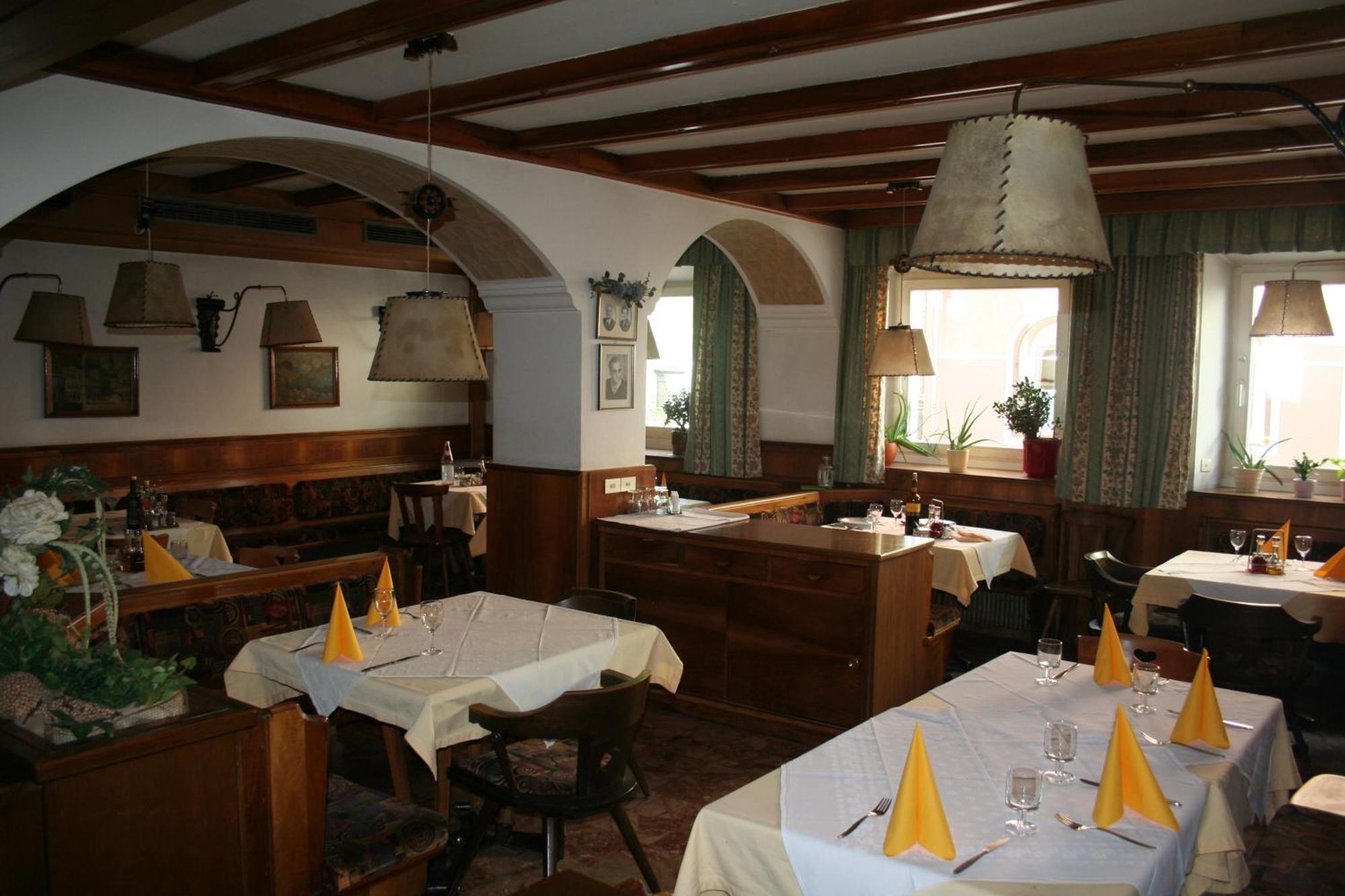 Hotel Krone Brunico Luaran gambar