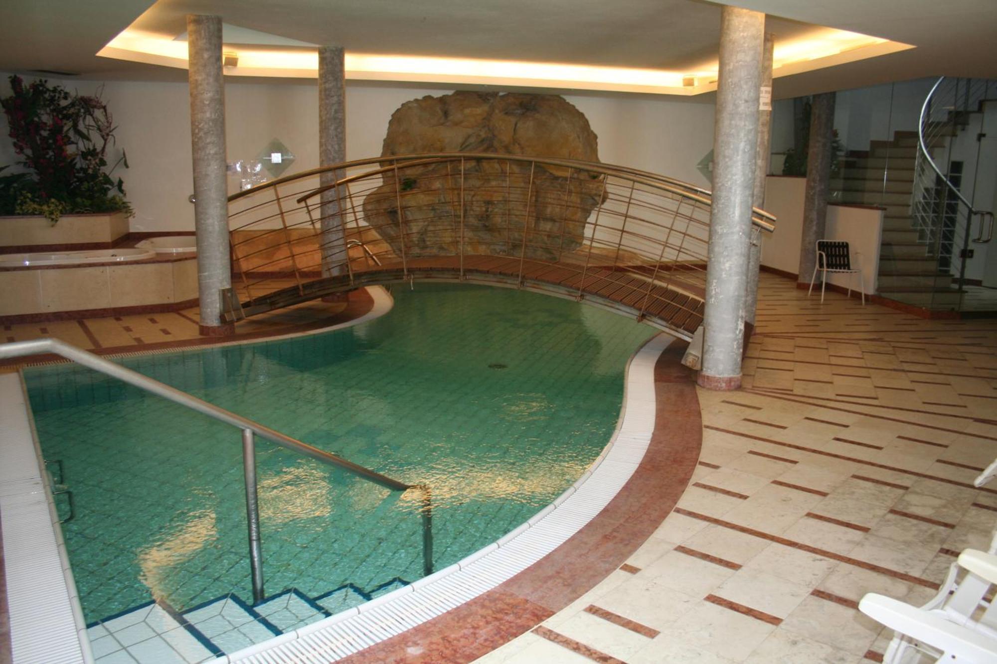 Hotel Krone Brunico Luaran gambar